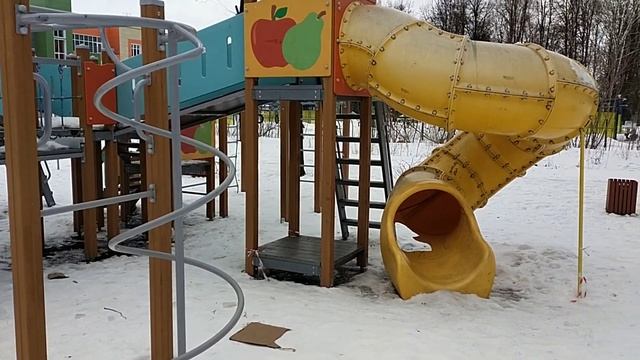 Прокрустовы горки детской площадки Новомосковска смотреть онлайн