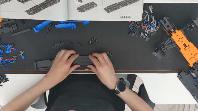 Сборка Lego Technic 42141 McLaren Formula 1 смотреть онлайн