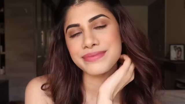 Maybelline Creamy Matte | 35 Shades swatched!!! | Malvika Sitlani смотреть онлайн