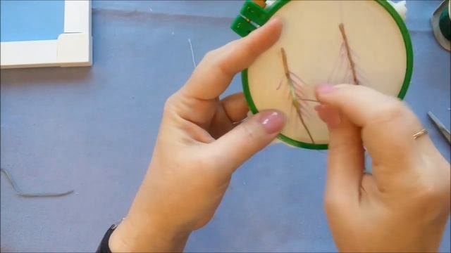 Мастер-класс. Новогодняя композиция. Часть 1. Два варианта вышивки иголок ели. смотреть онлайн