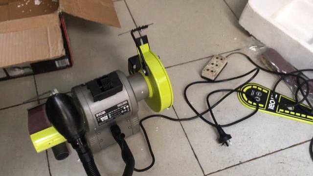 Máy Chà Nhám Băng Ryobi  RBGL650G