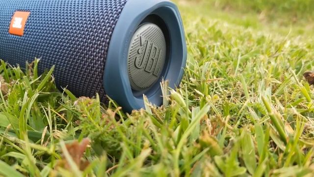 JBL FLIP 5 BLUE BASS TEST LOW FREQUENCY MODE CLEAN BASS NO DISTORTION CHILL VOLUME (ft. ŁASICZKA) смотреть онлайн