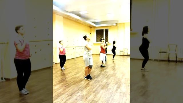 Занятие по джаз-фанку в студии танцев "Арка" смотреть онлайн