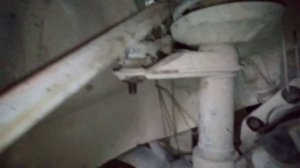 прокручивается палец рулевого наконечника