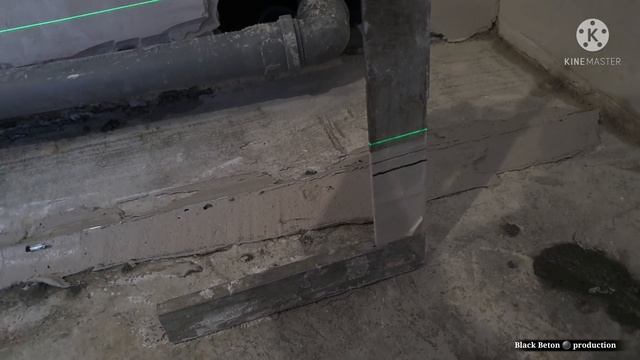 Установка маяков, заливка стяжки клеем,см14 , укладка плитки керамагранита, имитация мрамора. смотреть онлайн