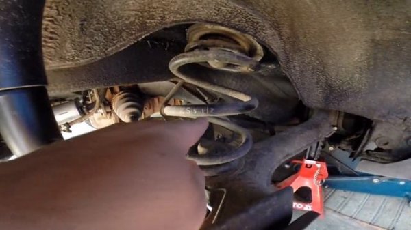 OPEL Omega A CD Diamond 1993. Будни Омегавода. Замена задних пружин.