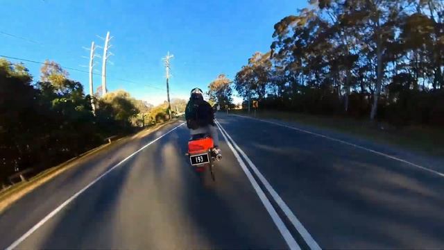 15 minutes cruising around on a 1988 Honda BROS 400 (NT400) смотреть онлайн