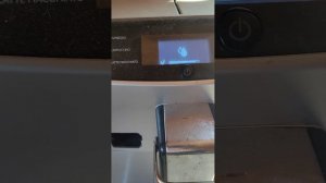 Кофемашина Philips 4050/10 не мелет зерно.