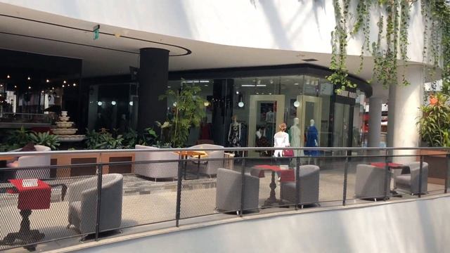 Ханшатыр - крупный торгово-развлекательный центр в столице Казахстана смотреть онлайн