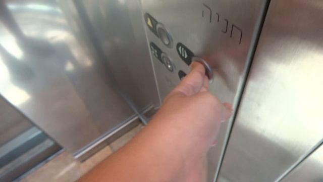 Retake - Schindler Hydraulic Scenic Talking Elevators at Ramat Aviv Mall in Tel Aviv смотреть онлайн