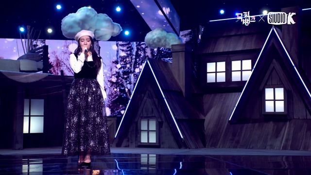 [K-Fancam] 윤하 직캠 'WINTER FLOWER (Feat.BX) ' (Younha Fancam) L @MusicBank 200117
