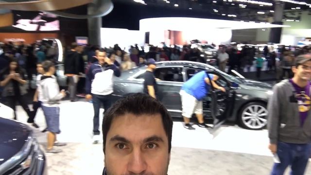 Los Angeles auto show Dec 3 2017. Лос Анджелеса авто шоу 2017 смотреть онлайн
