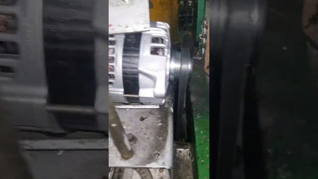 Teste e manutenção em bancada alternador Mercedes 1.6 turbo A 200, 250, B 200 смотреть онлайн