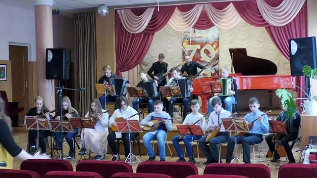 В. Городовская "У зари то, у зореньки" исполняет оркестр ДШИ г.Кулебаки смотреть онлайн