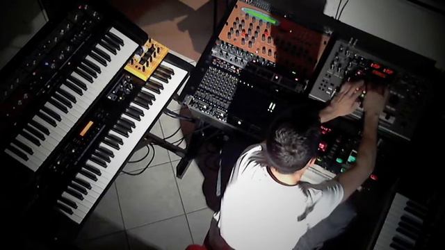 Storm 3003 - Theater Of Madness [Roland, Korg, DSI & Waldorf Live Set] смотреть онлайн
