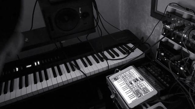 Arturia beatstep - fluid audio F5 sound ambient смотреть онлайн