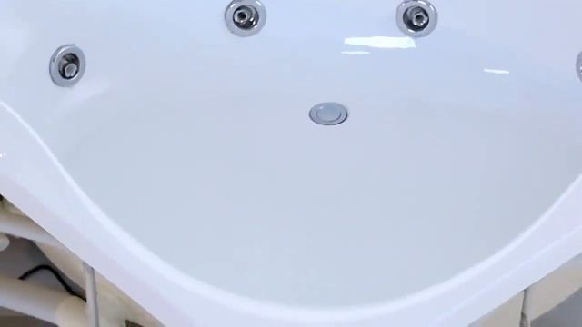 Акриловая ванна Triton Лилия 150х150 смотреть онлайн