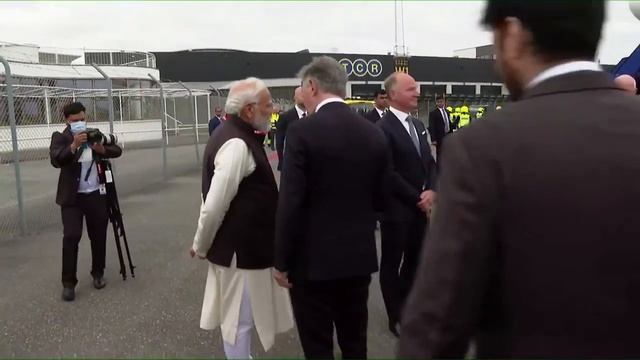 PM Modi arrives in Copenhagen, Denmark смотреть онлайн