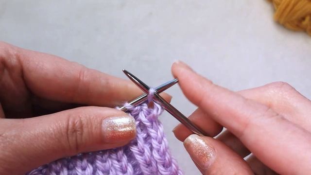 Шикарная идея для легких узоров спицами. Патентная резинка и платочная вязка для женских вещей. 308 смотреть онлайн