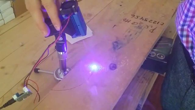 Синий лазер выжигает по дереву лазерный модуль 445 нм 15 Вт