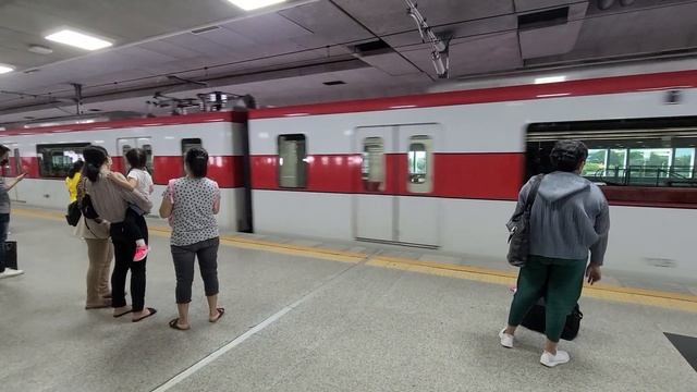 How to Get to Don Mueang (DMK) Airport Bangkok via MRT Blue Line and SRT Red Line смотреть онлайн