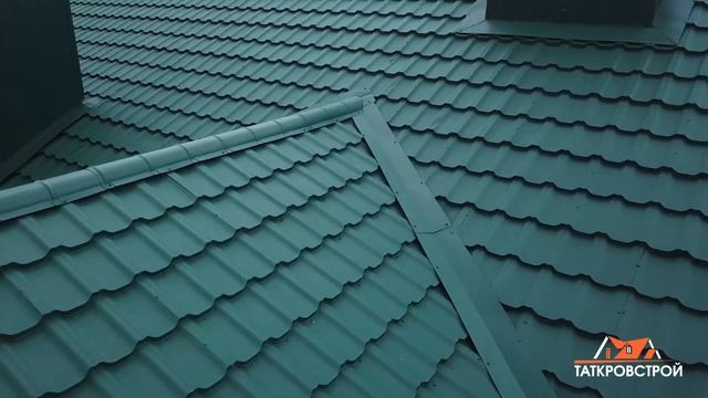 Провели реконструкцию старой крыши. Заменили старую кровлю на металлочерепицу Kvinta Uno смотреть онлайн