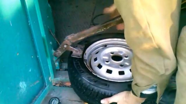 Устранение утечки воздуха между диском и безкамерной шиной (47). смотреть онлайн