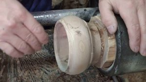Пепельница из рябины. Токарные работы.