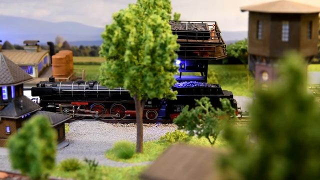 'Dudelburg' in Spur N - Wiederbelebung einer alten Minitrix BR 01(12076) - LED, Motor und Sound смотреть онлайн