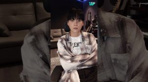 Трансляции Шуги на Weverse «Давно не виделись»