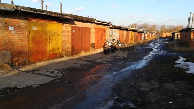 Мотоцикл урал, партизаны отдыхают