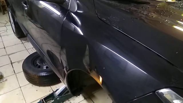 Renault Fluence. Вмятина на крыле. смотреть онлайн
