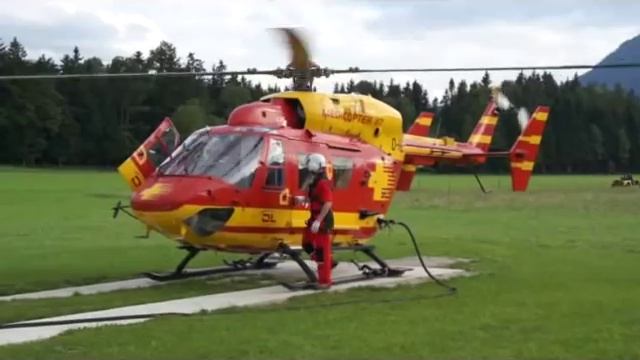 Medicopter 117 wieder im Einsatz! смотреть онлайн