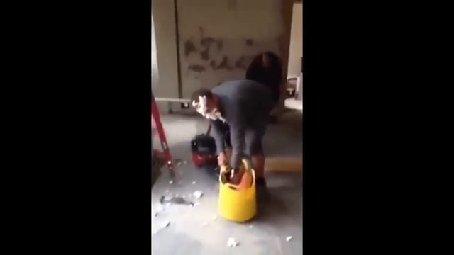 пробил баллон с пеной смотреть онлайн