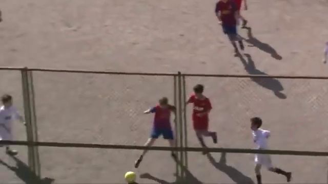 Черданцев комментирует детский футбол))) смотреть онлайн