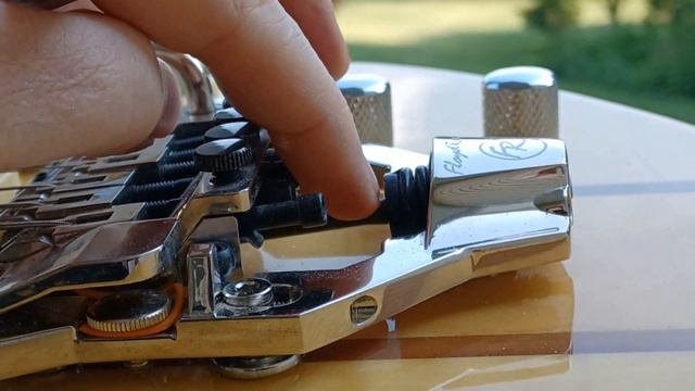 Floyd Rose FRX on a BC Rich Mockingbird Over view for @eklypse69 смотреть онлайн