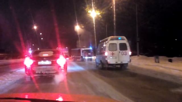 В Новокузнецке на трассе на ходу загорелась машина. Дал газу) смотреть онлайн