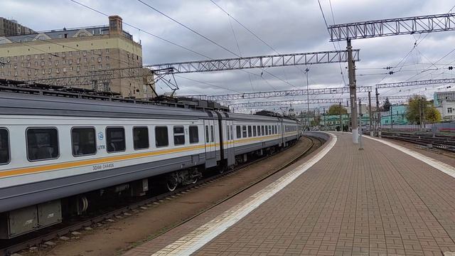 Электропоезд ЭД4М-0444 "Фирменный экспресс" сообщением Москва Казанская-Рязань-1 смотреть онлайн