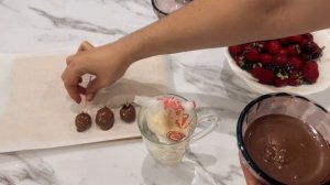 Клубника в шоколаде. Как сделать клубнику в шоколаде домашних условиях.