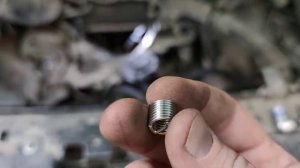 Обломило кронштейн насоса гидроусилителя УАЗ Патриот.  Переход на шпильки. Замена передней крышки.