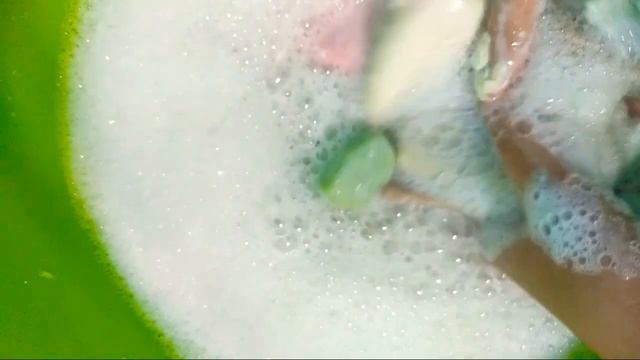 Купаю замоченные на 30 мин обмылки и обрезки асмр Lathering soaked leftover soap asmr смотреть онлайн