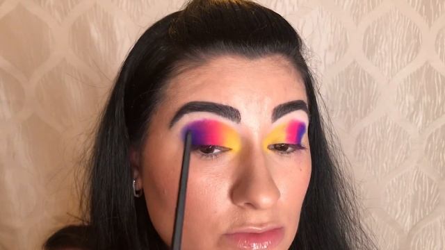 Макияж с палеткой теней от Anastasia Beverly Hills c ALYSSA EDWARDS. смотреть онлайн