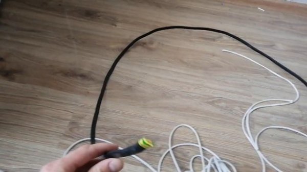 Добавляем светильники в натяжной потолок