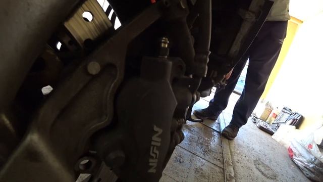 HONDA VFR800 плановое ТО|Замена подшипников рулевой колонки|Замена и прокачка тормозов (combi brake смотреть онлайн