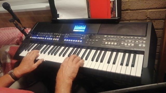 'Happy Samba' - Original piece played On Yamaha PSR sx600 смотреть онлайн