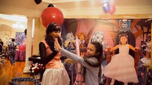 Праздник в стиле Монстр Хай смотреть онлайн