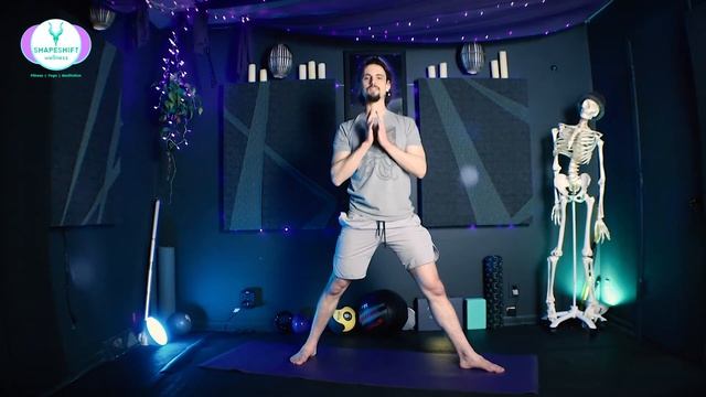 ECCENTRIC TRIANGLE POSE FLOW | Yoga for Strength & Mobility смотреть онлайн