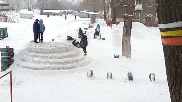 Дети играют в догоняй шашки смотреть онлайн