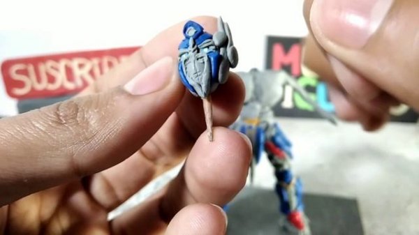 Optimus Prime (Transformers TLK) de plastilina/How to make Knight Optimus Prime with clay sculpting