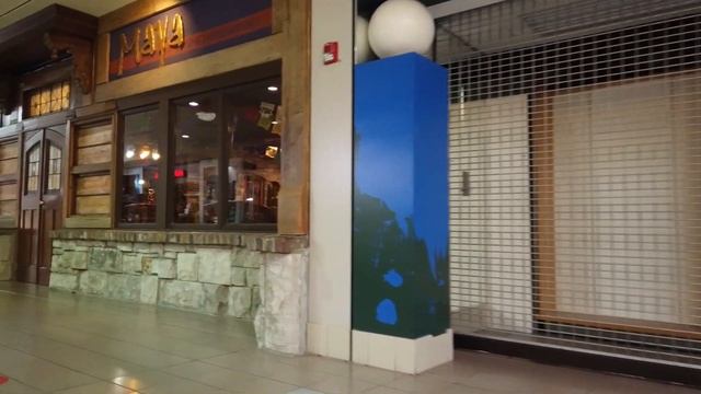 Christmas at a Dead Mall - Fair Oaks Mall - Columbus, IN смотреть онлайн